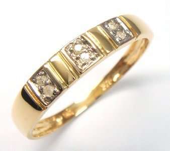9ct Solid Yellow Gold with 6 Genuine diamonds Ring