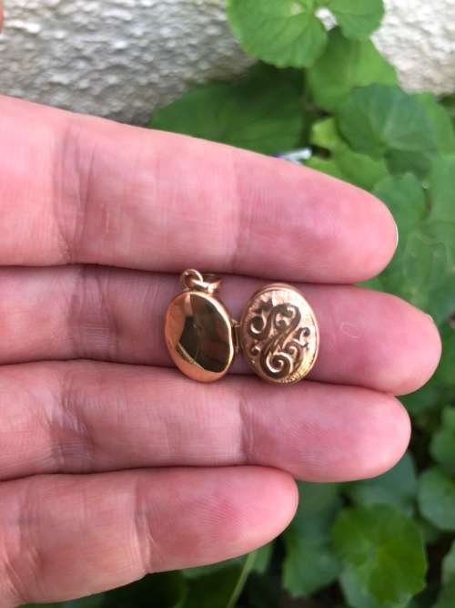 9ct Gold Locket