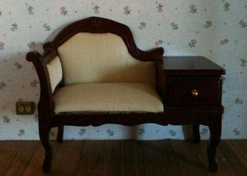 Miniatures - Mahogany - Telephone Chair / couch - Cream fabric