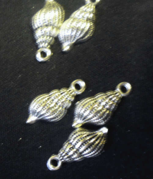 Nickle Shell Charm, 20mm x 10mm - Pack of 10.