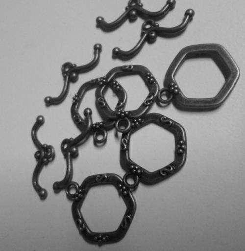 Bronze Toggle Clasp - Pack of 5.