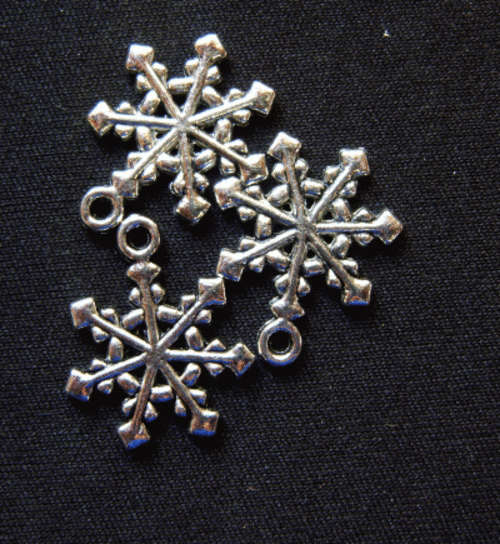 Snowflake Charm, 20mm x 17mm - Pack of 5.