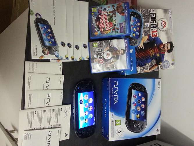 SONY PS VITA BUNDLE **IMMACULATE CONDITION** WIFI
