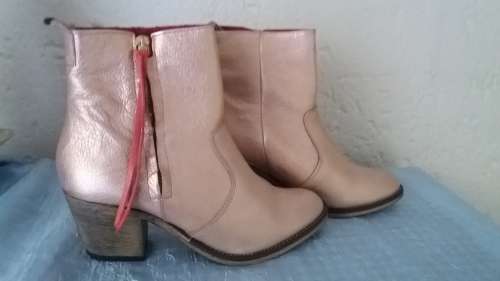Bull Boxer Designer Boots Size 5 Dusty Pink/Gold Shimmer