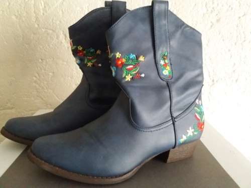 Cowboy Boots Styled Blue Boots with Embroidery - Size 5