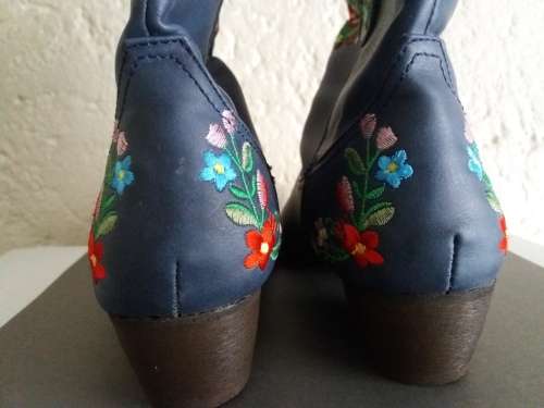 Cowboy Boots Styled Blue Boots with Embroidery - Size 5
