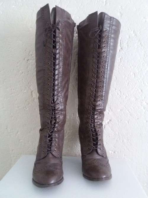 Knee High Lace up Brown Boots 6