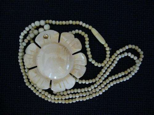 !!!!! wow !!!!! SHELL NECKLACE & FLOWER PENDANT !!!!! wow !!!!! 5 HOURS ONLY