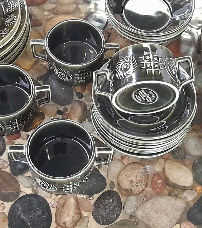 `Totem` dinner set by Susan Williams-Ellis - Portmeirion Pottery Stoke-on-Trent