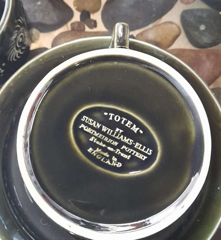 `Totem` dinner set by Susan Williams-Ellis - Portmeirion Pottery Stoke-on-Trent