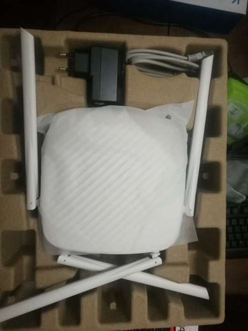 Tenda 600Mbps WiFi Router and Repeater F9