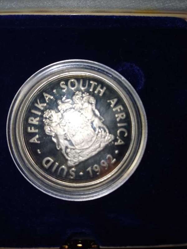 1992 COINAGE SILVER R2 IN CAPSULE