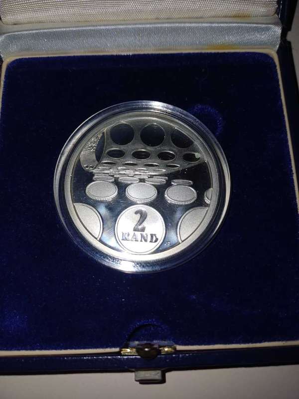 1992 COINAGE SILVER R2 IN CAPSULE