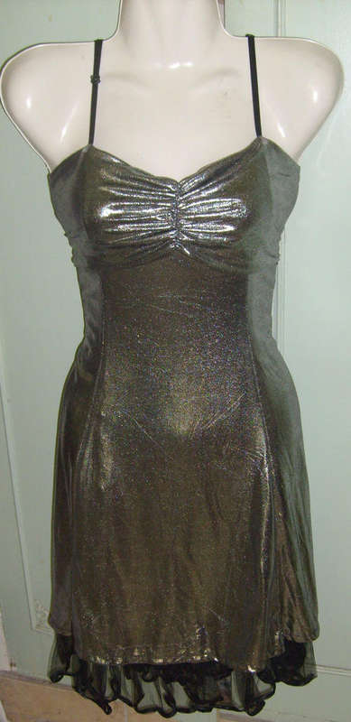 SIMPLY STUNNING SILVER DRESS BUILT IN CORSET AT BACK MEDIUM/ LARGE