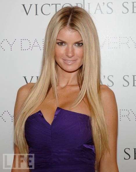 ** STRAIGHT***BLONDE*** ONE FULL HEAD ONE PIECE HAIR EXTENSION*