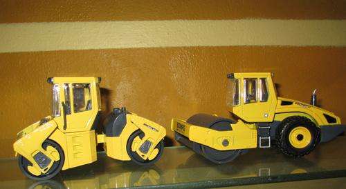Bomag roller set / truck / tractor 1/50 SCALE (NEW BOXED)