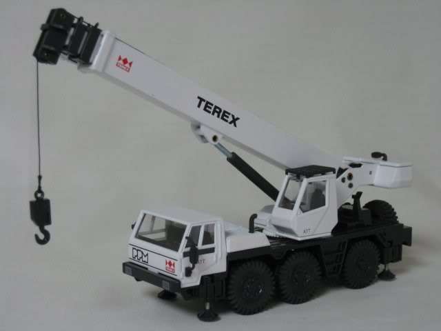 1:50 scale diecast model - Terex Mobile  Crane / truck / 6x6