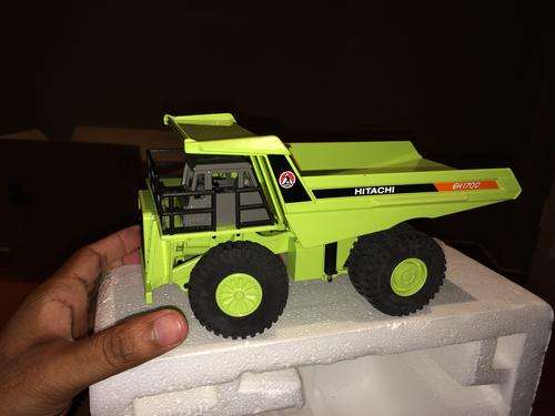 1:50 scale diecast model - Hitachi Mining Dump truck /Caterpillar / Truck