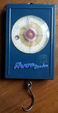 Vintage Avon Scale - working!