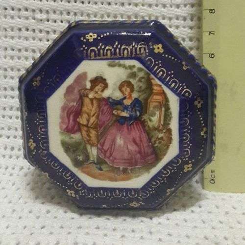 Limoges trinket - decorated inside!!