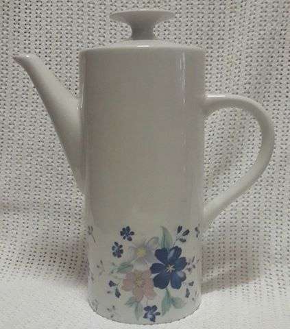 Tea/Coffee pot vintage Trisa