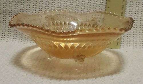 Pretty footed bowl