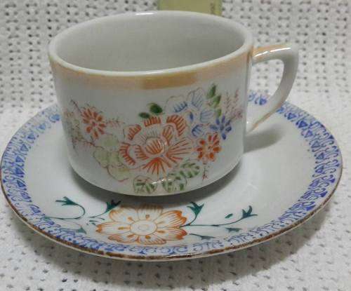 Pretty cup and saucer -  vintage