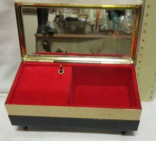 Amazing vintage Art Deco musical jewelry box
