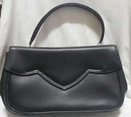 Vintage navy handbag!