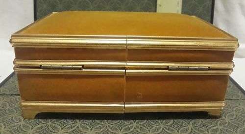 Gorgeous vintage gold velvet jewelry box!!