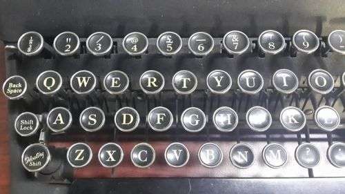 1930's-L-C-Corona-Standard-Floating-Shift-Portable-Typewriter