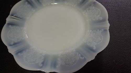 Milk glass side plate