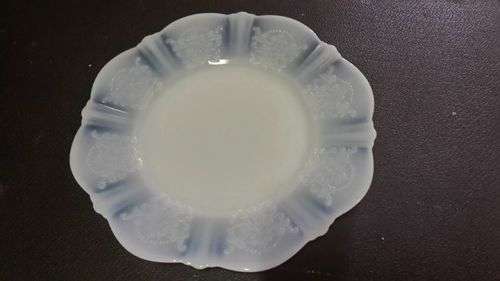 Milk glass side plate