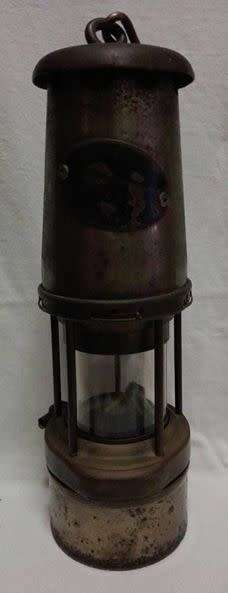 Rutherford Wolf  miners lamp working!