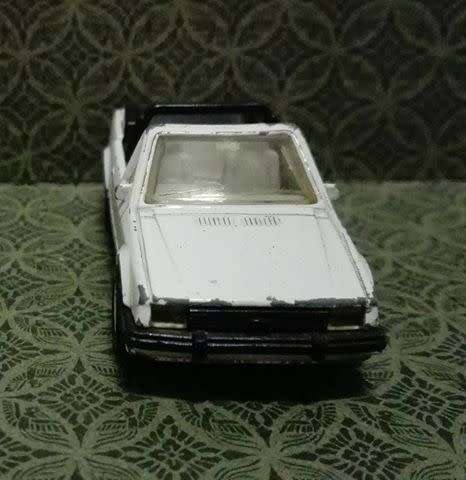 MATCHBOX - VINTAGE - FORD ESCORT CABRIOLET XR3i - 1985 - WHITE