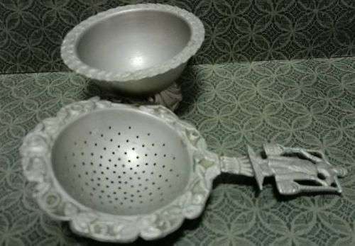 Tea strainer with bowl! EPNS