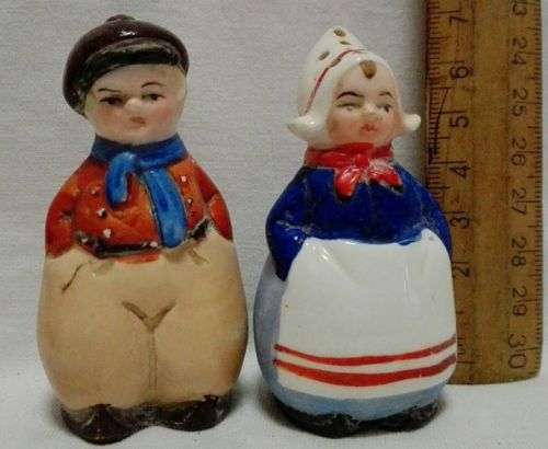 Vintage salt and pepper - dutch couple
