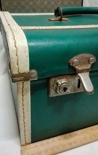 Vintage vanity - Look!