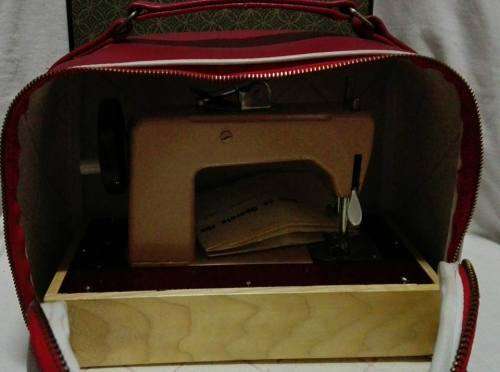 Sew-ette sewing machine - WORKING in carry case