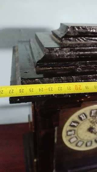 Mantel Clock - works with battery, chimes - wins time. West Germany