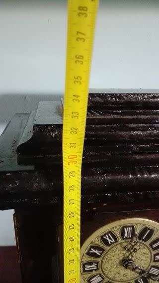Mantel Clock - works with battery, chimes - wins time. West Germany