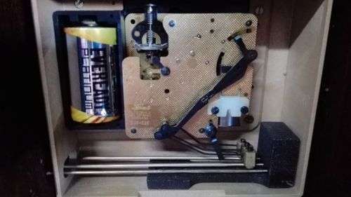 Mantel Clock - works with battery, chimes - wins time. West Germany