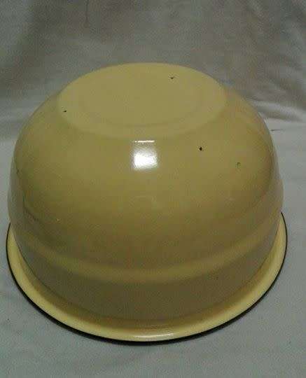 Enamel mixing bowl