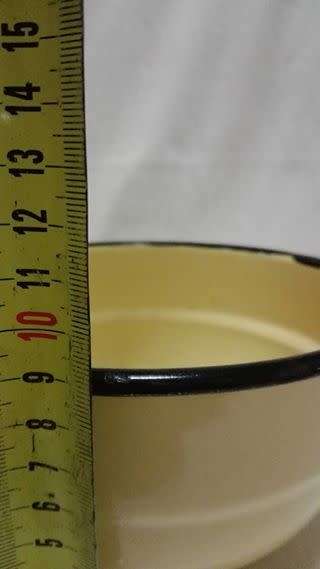 Enamel mixing bowl