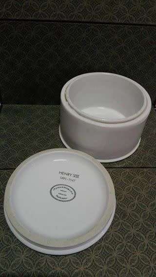 Vintage Henry VIII AG Hackney porcelain - note the chip