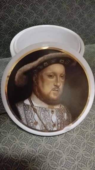 Vintage Henry VIII AG Hackney porcelain - note the chip