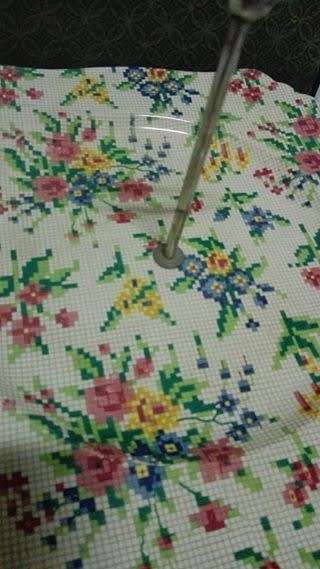 Queen Anne Single Tier Cake tray. Beautiful popular English Chintz pattern