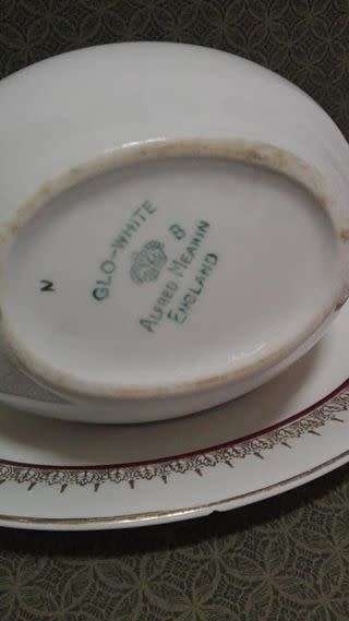 Vintage Alfred Meakin gravy boat and saucer