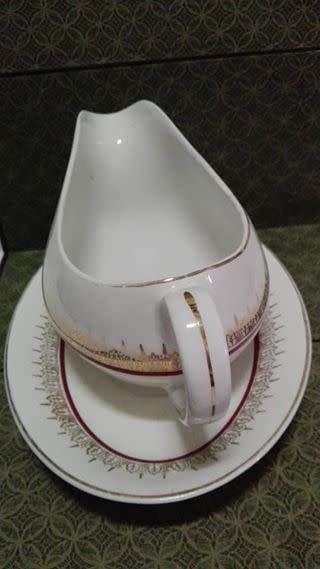 Vintage Alfred Meakin gravy boat and saucer