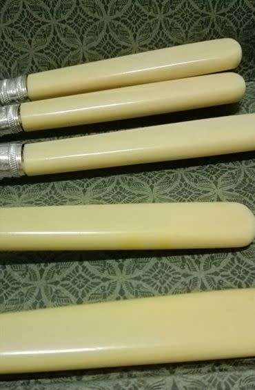 Lovely vintage EPNS silver cuffed Bone handles fish set